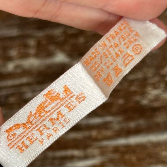 Vtg Hermes Cheval Mirage Design Shaw or Scarf Rose Poudre Noir Gris 100% silk - Picture 9 of 11